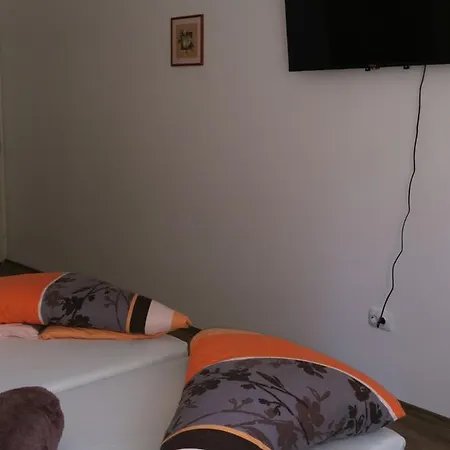 Koezseg Oenkormanyzat - Ifjusagi Szallas Hostel Tihany