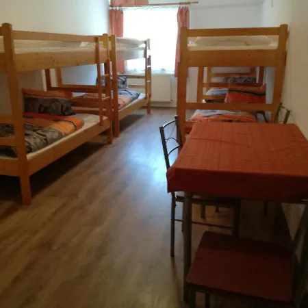 Hostel Koezseg Oenkormanyzat - Ifjusagi Szallas *