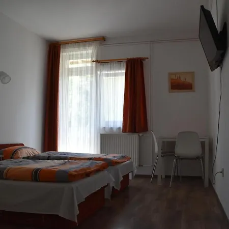 Hostel Koezseg Oenkormanyzat - Ifjusagi Szallas