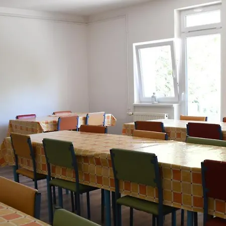 Koezseg Oenkormanyzat - Ifjusagi Szallas Hostel *